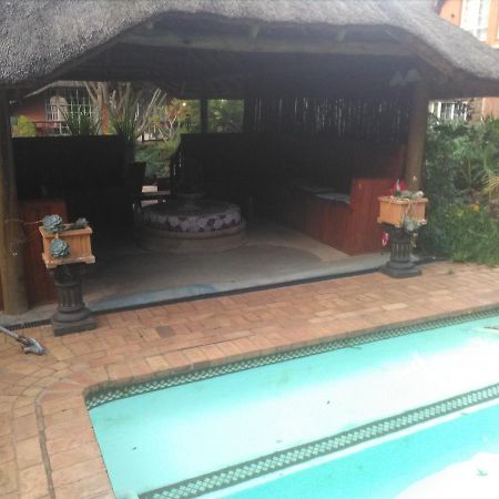 Treetops & Treats Guest House Pretoria-Noord Dış mekan fotoğraf