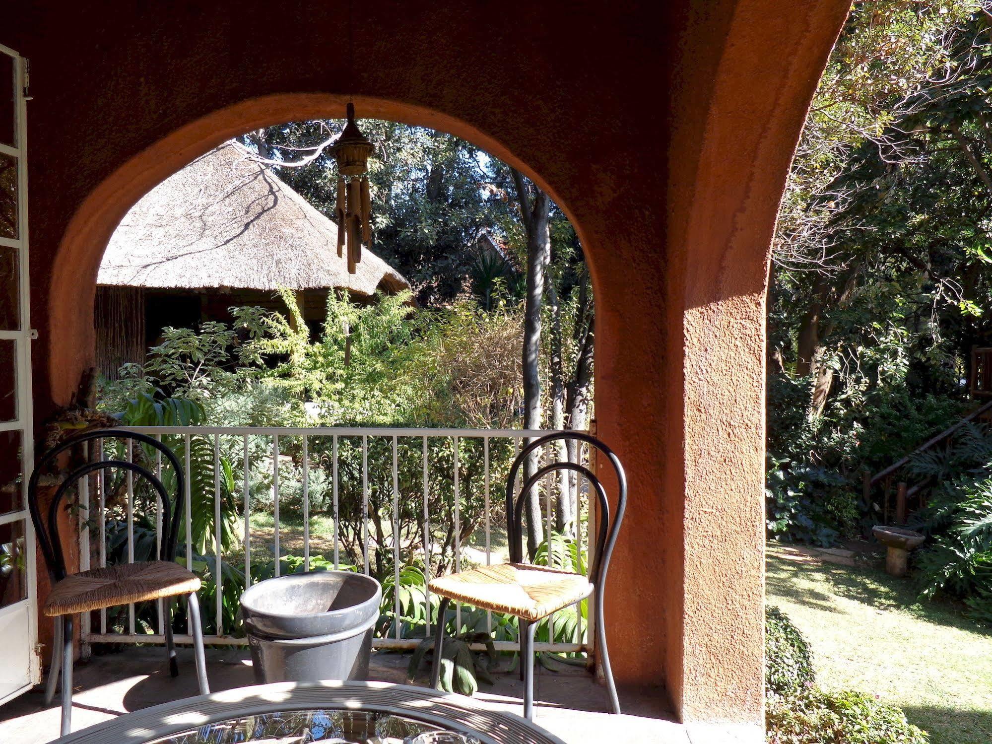 Treetops & Treats Guest House Pretoria-Noord Dış mekan fotoğraf
